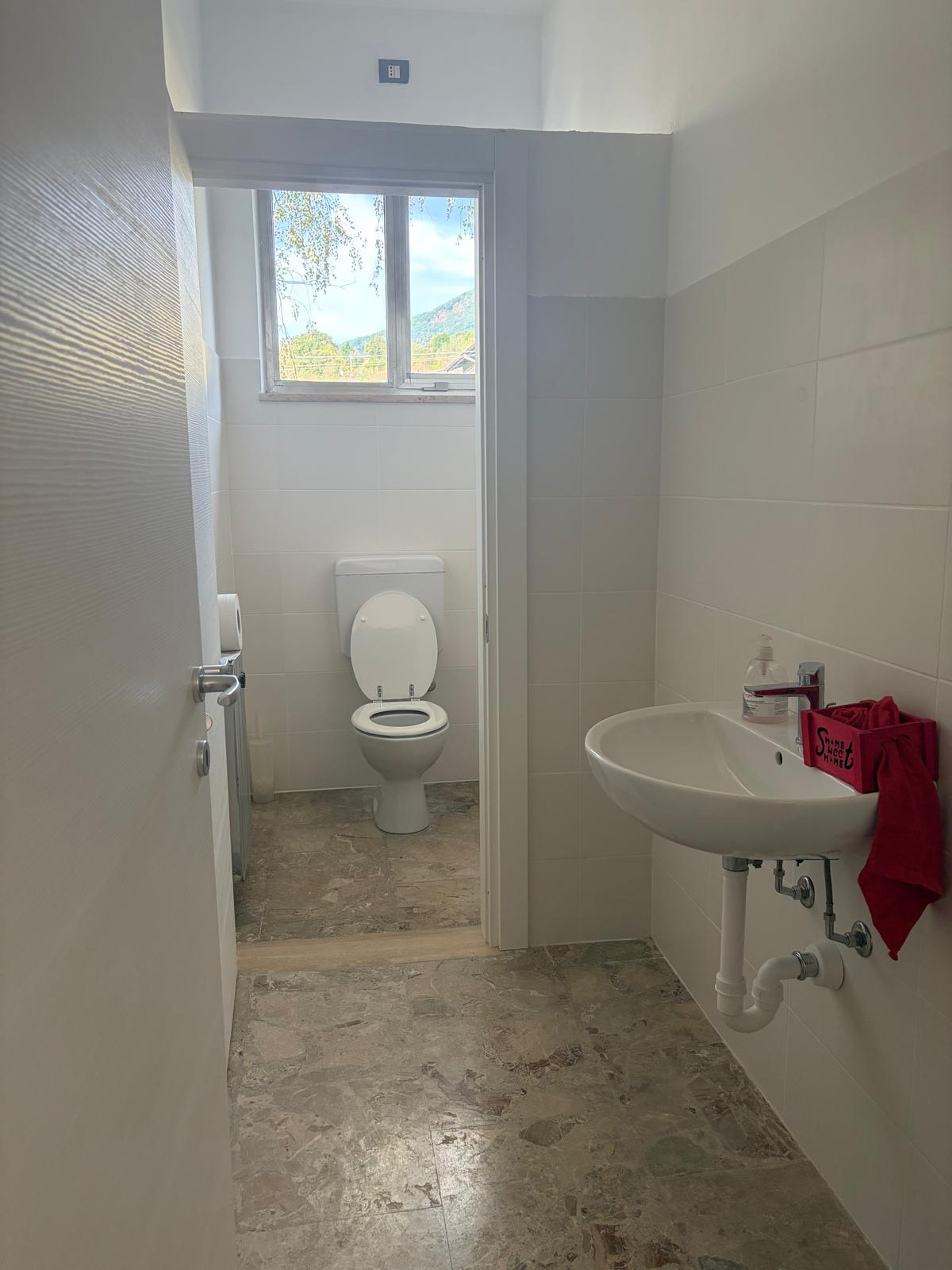 Rifacimento bagni scuola primaria